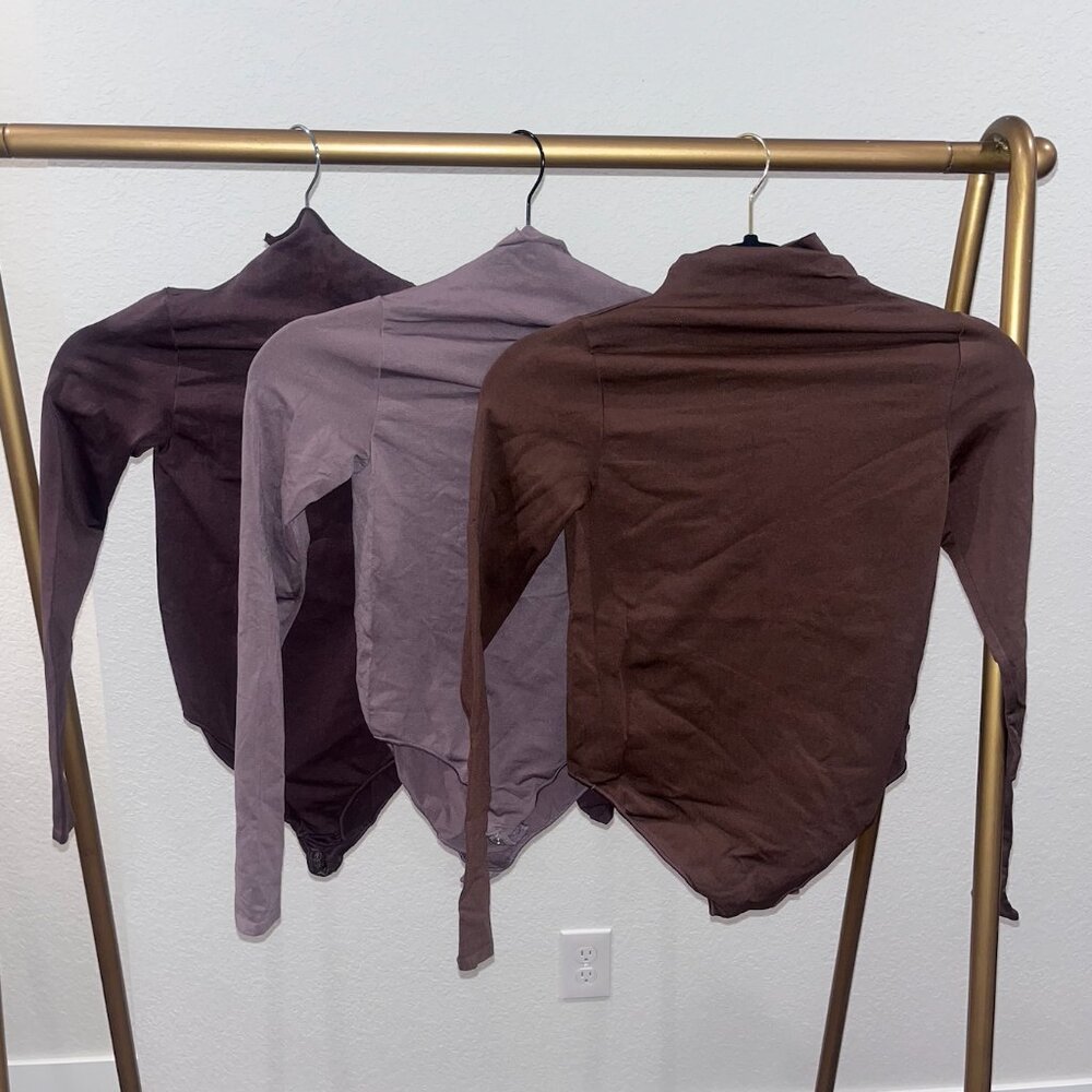 SKIMS 3 Piece Turtle Mock Neck Bodysuits - Picture 2 of 6